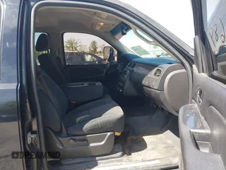 2007 Chevrolet Suburban LT with VIN 3GNGK26K57G270206, listed as a IAAI auction lot 42102684 with 220,759 mi miles and . Bid and sale history available at DreamBid. Image 5.
