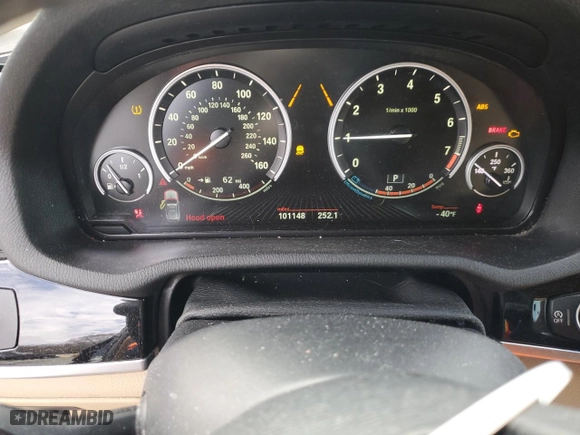 2015 BMW X3 xDrive28i with VIN 5UXWX9C5XF0D62266, listed as a Copart auction lot 88050505 with 101,148 mi miles and Salvage Title. Bid and sale history available at carsss.com. Image 9.