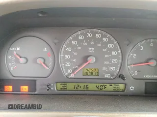 1999 Volvo V70 XC with VIN YV1LZ56D7X2617138, listed as a IAAI auction lot 41906507 with 157,817 mi miles. Bid and sale history available at carsss.com. Image 7.