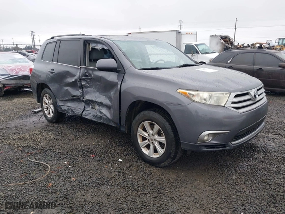 2011 Toyota Highlander with VIN 5TDZK3EH2BS024396, listed as a IAAI auction lot 41009975 with 188,597 mi miles. Bid and sale history available at carsss.com. Image 1.