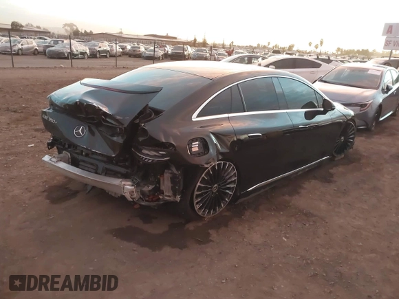 2024 Mercedes-Benz EQE 350+ z VIN W1KEG2BBXRF056894, wystawiony jako IAAI lot #40993238 z przebiegiem 7051 mil mil oraz . Historia ofert i sprzedaży dostępna na DreamBid. Obrazek 4.