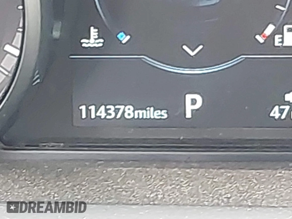 2020 Land Rover Discovery SE with VIN SALRG2RVXL2428818, listed as a IAAI auction lot 41841846 with 114,378 mi miles and . Bid and sale history available at DreamBid. Image 16.