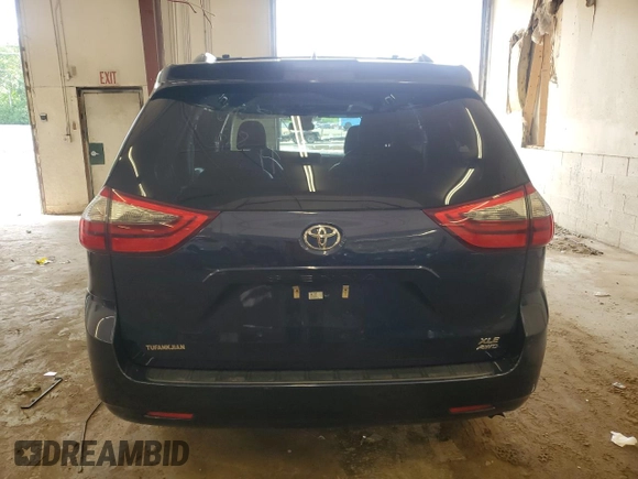 2020 Toyota Sienna XLE with VIN 5TDDZ3DC0LS237585, listed as a Copart auction lot 60913015 with 42,754 mi miles and Salvage title. Bid and sale history available at DreamBid. Image 6.