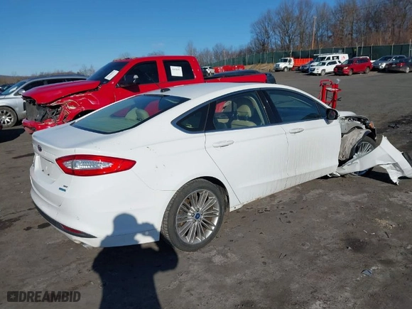 2014 Ford Fusion SE with VIN 3FA6P0HD6ER106415, listed as a IAAI auction lot 41689698 with 125,421 mi miles. Bid and sale history available at carsss.com. Image 4.