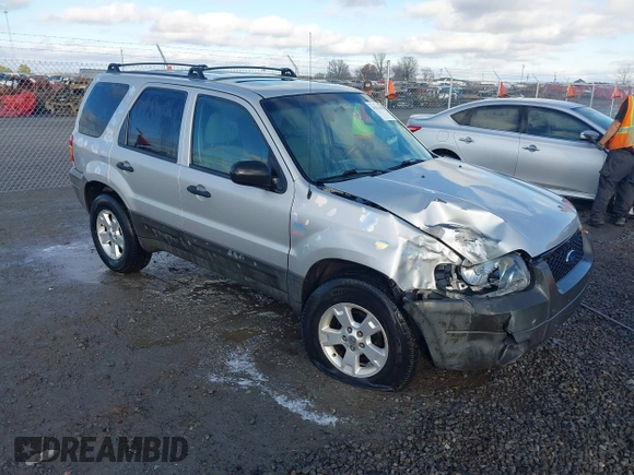 2007 Ford Escape XLT with VIN 1FMYU03Z37KA92572, listed as a IAAI auction lot 41213281 with 129,366 mi miles. Bid and sale history available at carsss.com. Image 1.