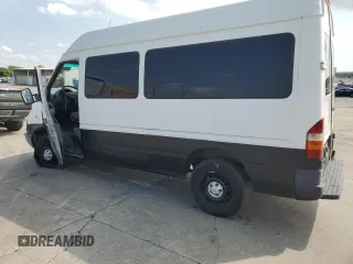 2003 Dodge Sprinter Passenger with VIN WD5WD642635522380, listed as a Copart auction lot 70263184 with 166,639 mi miles and Salvage Title. Bid and sale history available at carsss.com. Image 2.