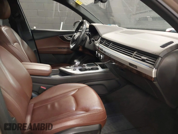 2018 Audi Q7 Premium Plus with VIN WA1LHAF74JD008557, listed as a IAAI auction lot 41673649 with 81,262 mi miles. Bid and sale history available at carsss.com. Image 5.