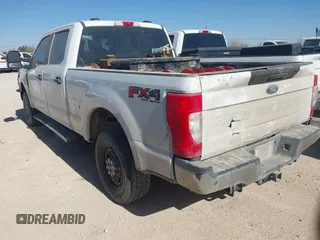 2022 Ford F-250 XL z VIN 1FT7W2B65NED00802, wystawiony jako IAAI lot #41676780 z przebiegiem 164 529 mil mil oraz . Historia ofert i sprzedaży dostępna na DreamBid. Obrazek 3.