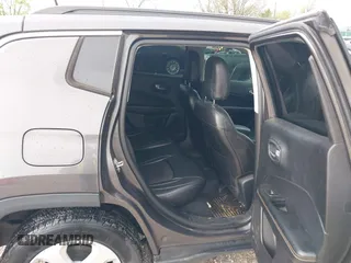 2018 Jeep Compass Latitude with VIN 3C4NJCBB3JT377011, listed as a IAAI auction lot 41886466 with 94,361 mi miles. Bid and sale history available at carsss.com. Image 8.