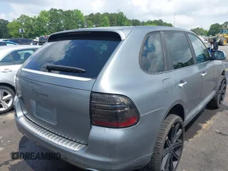 2006 Porsche Cayenne z VIN WP1AA29P36LA26370, wystawiony jako IAAI lot #42301206 z przebiegiem 163 178 mil mil oraz . Historia ofert i sprzedaży dostępna na DreamBid. Obrazek 4.