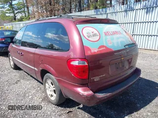 2002 Dodge Caravan Sport with VIN 2B4GP44392R735684, listed as a IAAI auction lot 41879588 with 207,266 mi miles. Bid and sale history available at carsss.com. Image 3.