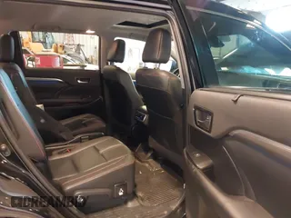 2019 Toyota Highlander SE with VIN 5TDJZRFH2KS628024, listed as a IAAI auction lot 41915298 with 87,054 mi miles. Bid and sale history available at carsss.com. Image 8.