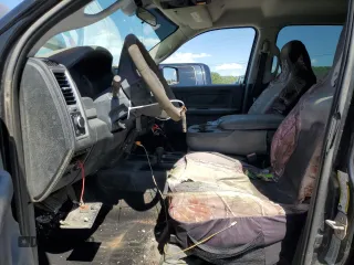 2017 Ram 2500 Tradesman z VIN 3C6UR5HJ4HG518807, wystawiony jako Copart lot #57942455 z przebiegiem 112 003 mil mil oraz Szkoda całkowita • Salvage title. Historia ofert i sprzedaży dostępna na DreamBid. Obrazek 7.