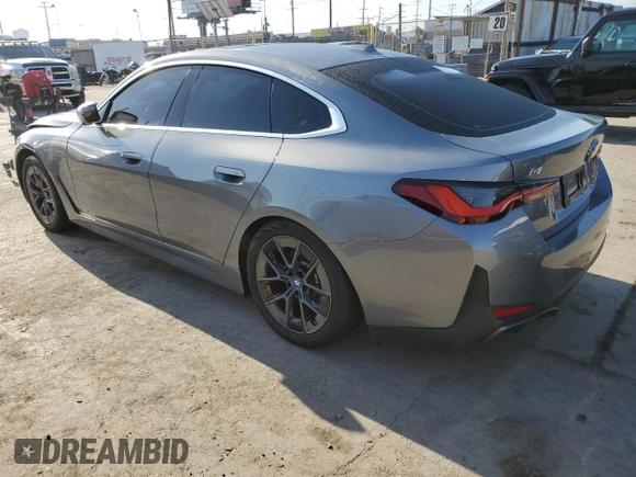 2024 BMW i4 eDrive35 z VIN WBY43AW07RFS38250, wystawiony jako Copart lot #52638435 z przebiegiem 11 567 mil mil oraz Szkody całkowita. Historia ofert i sprzedaży dostępna na DreamBid. Obrazek 2.