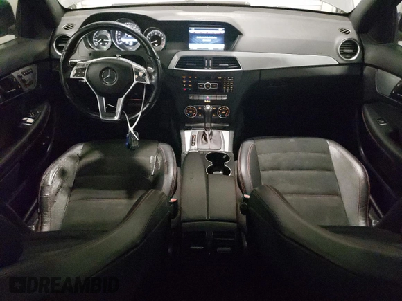 2013 Mercedes-Benz C 250 z VIN WDDGJ4HB6DF991593, wystawiony jako Copart lot #55407055 z przebiegiem 144 598 mil mil oraz Szkoda całkowita • Salvage title. Historia ofert i sprzedaży dostępna na DreamBid. Obrazek 8.