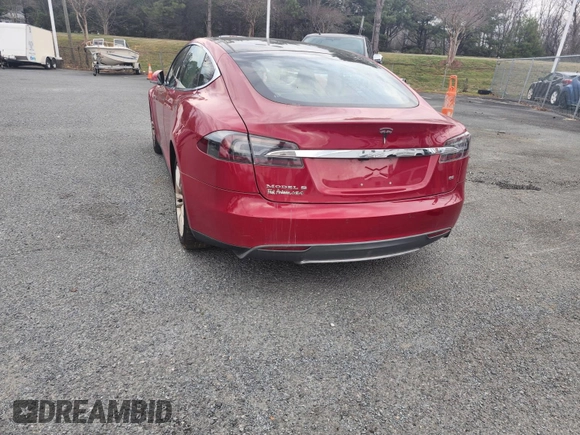 2013 Tesla Model S с VIN 5YJSA1DN6DFP26504, выставлен на аукционе IAAI как лот 41703859 с пробегом 135 552 миль миль и . История ставок и продаж доступна на DreamBid. Изображение 3.