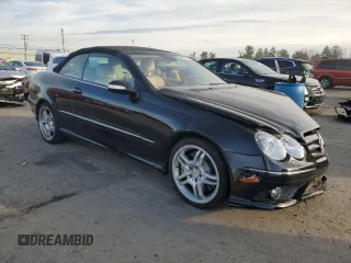 2008 Mercedes-Benz CLK 550 with VIN WDBTK72G88T097807, listed as a Copart auction lot 82911374 with 44,243 mi miles and Salvage Title. Bid and sale history available at DreamBid. Image 4.