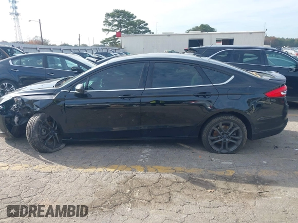 2018 Ford Fusion SE with VIN 3FA6P0HDXJR157605, listed as a IAAI auction lot 40979897 with 128,322 mi miles. Bid and sale history available at carsss.com. Image 13.