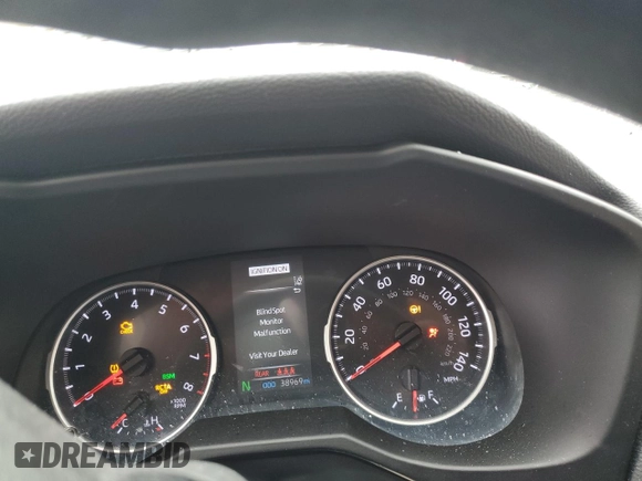 2020 Toyota RAV4 XLE with VIN 2T3P1RFV1LC135007, listed as a Copart auction lot 62710795 with 38,969 mi miles and Non repairable. Bid and sale history available at DreamBid. Image 9.