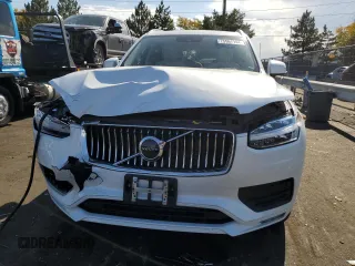 2022 Volvo XC90 Momentum with VIN YV4102PK9N1860873, listed as a Copart auction lot 75567144 with 13,675 mi miles and Salvage Title. Bid and sale history available at carsss.com. Image 5.