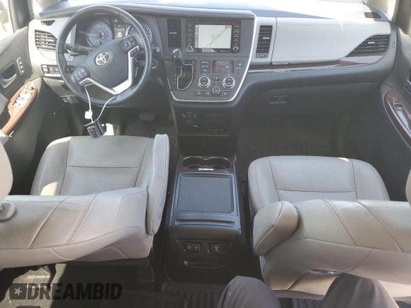 2020 Toyota Sienna XLE z VIN 5TDDZ3DC3LS236382, wystawiony jako Copart lot #57954705 z przebiegiem 69 761 mil mil oraz Szkoda całkowita • Salvage title. Historia ofert i sprzedaży dostępna na DreamBid. Obrazek 8.
