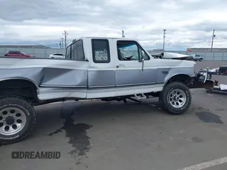 1996 Ford F-250 z VIN 1FTHX26F8TEB61614, wystawiony jako IAAI lot #42255763 z przebiegiem Nie podano mil oraz . Historia ofert i sprzedaży dostępna na DreamBid. Obrazek 19.