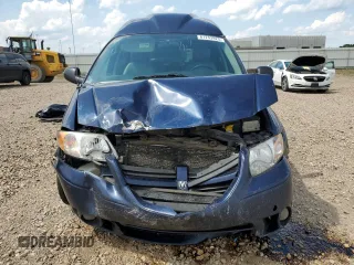 2005 Dodge Caravan SXT with VIN 2D4GP44L95R424704, listed as a Copart auction lot 61243925 with 190,608 mi miles and Salvage title. Bid and sale history available at DreamBid. Image 5.