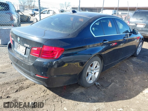 2013 BMW 5 Series 528i xDrive with VIN WBAXH5C53DD114193, listed as a IAAI auction lot 41732678 with 185,863 mi miles. Bid and sale history available at carsss.com. Image 4.