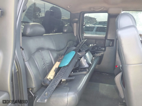 2001 Chevrolet Silverado 1500 LT with VIN 1GCEK19T91Z248375, listed as a IAAI auction lot 40061304 with 1 mi miles. Bid and sale history available at carsss.com. Image 8.