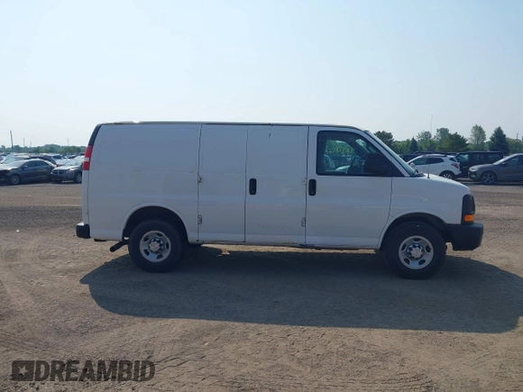 2016 Chevrolet Express Cargo z VIN 1GCWGAFF5G1131761, wystawiony jako IAAI lot #42454440 z przebiegiem 202 356 mil mil oraz . Historia ofert i sprzedaży dostępna na DreamBid. Obrazek 13.