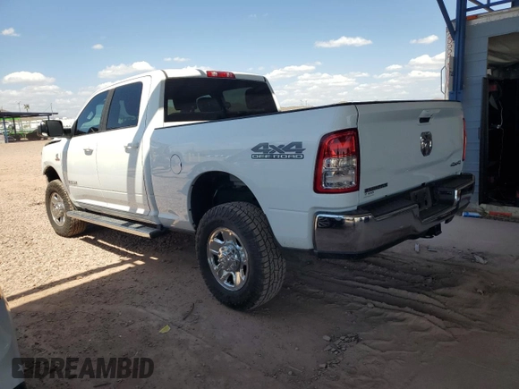 2021 Ram 2500 Big Horn z VIN 3C6UR5DL1MG678113, wystawiony jako Copart lot #52964005 z przebiegiem 26 489 mil mil oraz Szkoda całkowita • Salvage title. Historia ofert i sprzedaży dostępna na DreamBid. Obrazek 2.