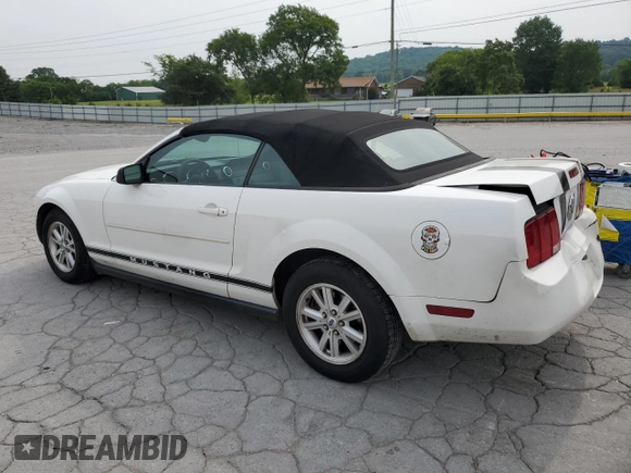 2007 Ford Mustang Deluxe z VIN 1ZVFT84N575265870, wystawiony jako Copart lot #60278415 z przebiegiem 251 670 mil mil oraz Szkoda całkowita • Salvage title. Historia ofert i sprzedaży dostępna na DreamBid. Obrazek 2.