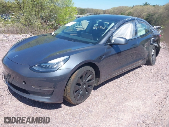 2022 Tesla Model 3 Long Range z VIN 5YJ3E1EB6NF260118, wystawiony jako IAAI lot #42139962 z przebiegiem 52 566 mil mil oraz . Historia ofert i sprzedaży dostępna na DreamBid. Obrazek 22.