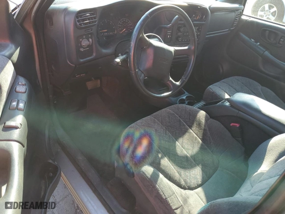 2002 GMC Sonoma SLS with VIN 1GTCS19W028235152, listed as a Copart auction lot 77214224 with 186,339 mi miles and Salvage Title. Bid and sale history available at carsss.com. Image 8.