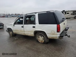 1998 Chevrolet Tahoe with VIN 1GNEK13R4WJ346191, listed as a Copart auction lot 86583514 with 2,650,816 mi miles and Salvage Title. Bid and sale history available at carsss.com. Image 2.