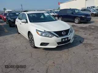 2017 Nissan Altima SV z VIN 1N4AL3AP1HC126067, wystawiony jako IAAI lot #42388230 z przebiegiem 194 766 mil mil oraz . Historia ofert i sprzedaży dostępna na DreamBid. Obrazek 1.