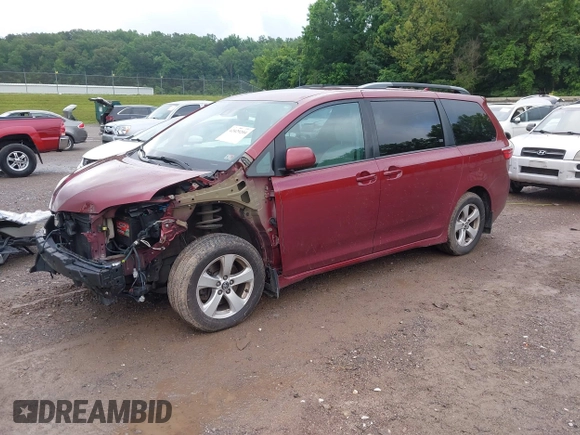 2018 Toyota Sienna LE Auto Access Seat с VIN 5TDKZ3DCXJS958114, выставлен на аукционе IAAI как лот 42429204 с пробегом 165 140 миль миль и . История ставок и продаж доступна на DreamBid. Изображение 17.