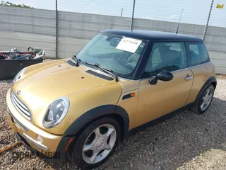 2004 MINI Hardtop z VIN WMWRC33404TJ55065, wystawiony jako IAAI lot #42273634 z przebiegiem 114 747 mil mil oraz . Historia ofert i sprzedaży dostępna na DreamBid. Obrazek 2.