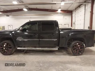 2011 GMC Sierra 1500 SLE z VIN 3GTP1VE08BG100816, wystawiony jako IAAI lot #41768212 z przebiegiem 249 109 mil mil oraz . Historia ofert i sprzedaży dostępna na DreamBid. Obrazek 14.