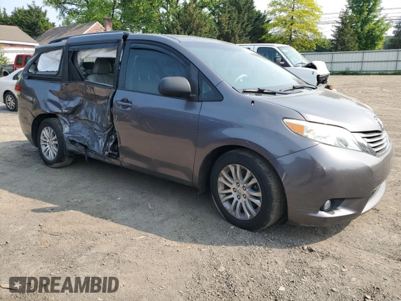 2012 Toyota Sienna XLE AAS с VIN 5TDYK3DC8CS202329, выставлен на аукционе Copart как лот 59340965 с пробегом Не указан миль и Списание • Salvage title. История ставок и продаж доступна на DreamBid. Изображение 4.