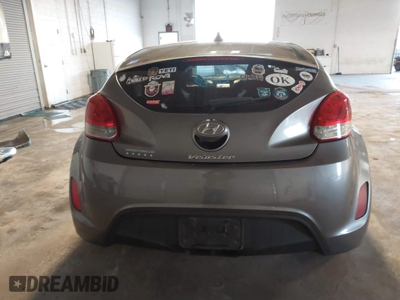 2013 Hyundai Veloster w/Gray Int with VIN KMHTC6AD4DU117924, listed as a IAAI auction lot 41339465 with 156,004 mi miles. Bid and sale history available at carsss.com. Image 17.
