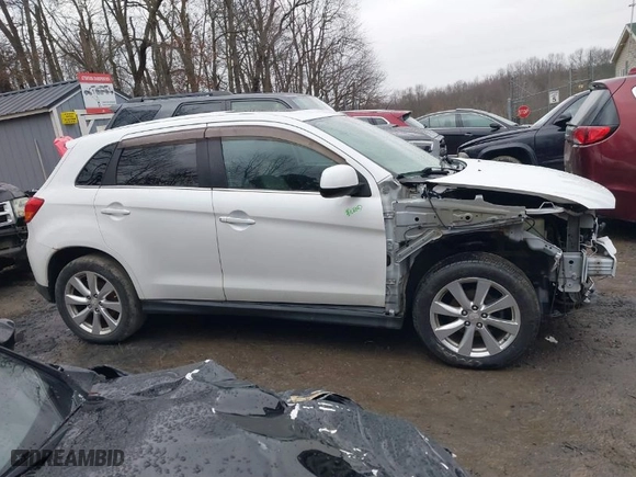 2015 Mitsubishi Outlander Sport SE with VIN 4A4AR4AU4FE049810, listed as a IAAI auction lot 41559358 with 107,644 mi miles. Bid and sale history available at carsss.com. Image 13.