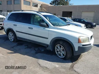 2005 Volvo XC90 with VIN YV1CY592651145689, listed as a IAAI auction lot 42278193 with 207,816 mi miles and . Bid and sale history available at DreamBid. Image 1.