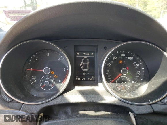 2014 Volkswagen Jetta TDI w/Sunroof with VIN 3VWPL7AJ5EM606949, listed as a Copart auction lot 58863125 with 131,179 mi miles and Clean title. Bid and sale history available at DreamBid. Image 9.