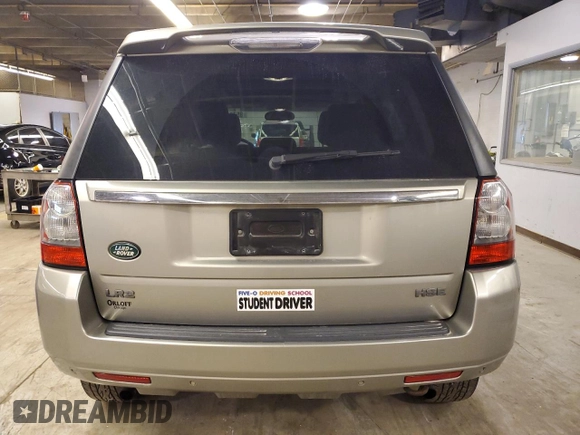 2011 Land Rover LR2 HSE with VIN SALFT2BN4BH217506, listed as a Copart auction lot 85781994 with 103,758 mi miles and Clean Title. Bid and sale history available at DreamBid. Image 6.