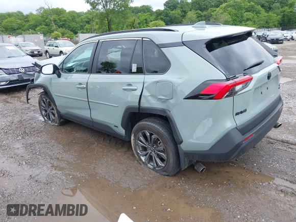 2023 Toyota RAV4 Hybrid XLE Premium z VIN 4T3B6RFV1PU120135, wystawiony jako IAAI lot #42371702 z przebiegiem 27 822 mil mil oraz . Historia ofert i sprzedaży dostępna na DreamBid. Obrazek 3.
