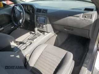 2012 Dodge Challenger R/T z VIN 2C3CDYBT2CH268592, wystawiony jako Copart lot #53143395 z przebiegiem 101 390 mil mil oraz Szkoda całkowita • Salvage title. Historia ofert i sprzedaży dostępna na DreamBid. Obrazek 8.