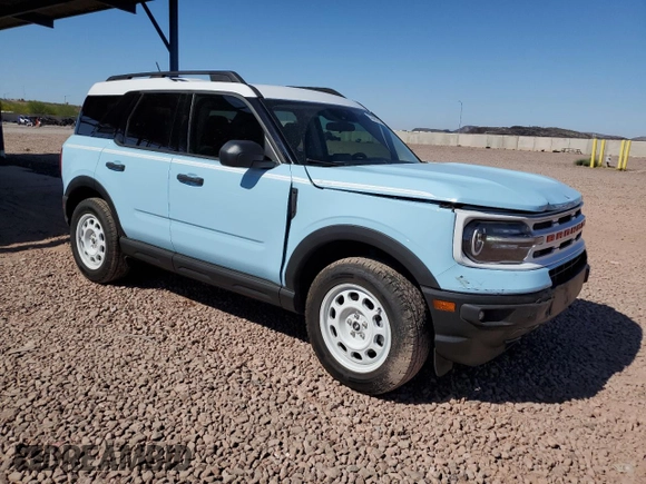 2024 Ford Bronco Sport Heritage z VIN 3FMCR9G69RRE30930, wystawiony jako Copart lot #53363355 z przebiegiem 11 617 mil mil oraz Szkoda całkowita • Salvage title. Historia ofert i sprzedaży dostępna na DreamBid. Obrazek 4.