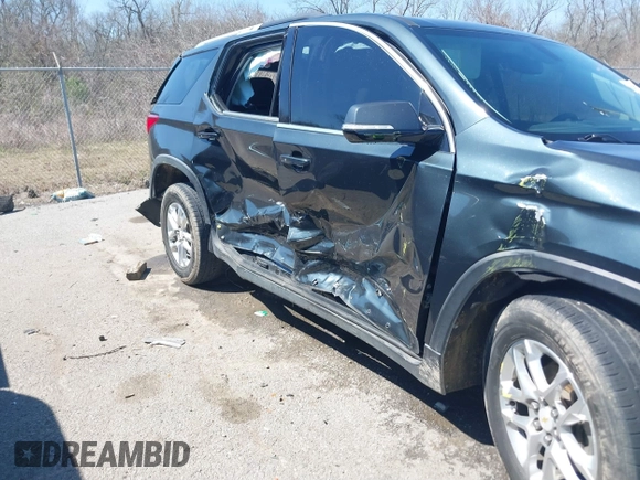 2018 Chevrolet Traverse LT Cloth with VIN 1GNERGKW2JJ158610, listed as a IAAI auction lot 41766502 with 145,200 mi miles. Bid and sale history available at carsss.com. Image 6.