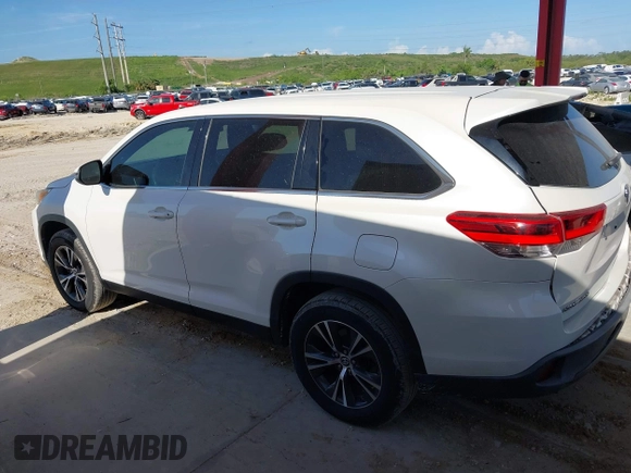 2019 Toyota Highlander LE с VIN 5TDZARFH6KS059138, выставлен на аукционе IAAI как лот 42515986 с пробегом 81 016 миль миль и . История ставок и продаж доступна на DreamBid. Изображение 15.